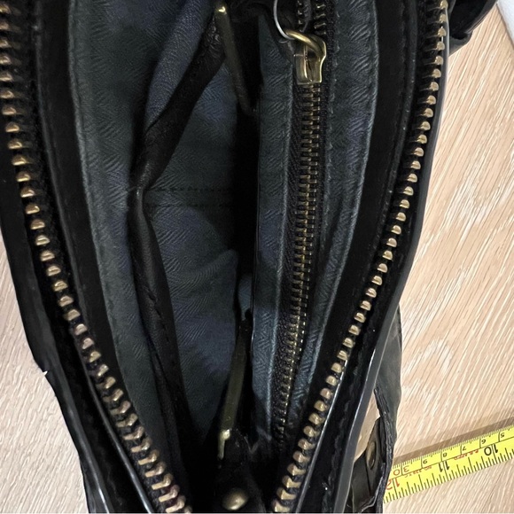 Olivia Harris Leather Shoulder Bag - Picture 2 of 7